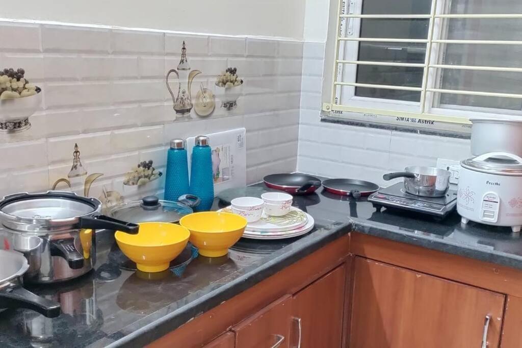 Servostay 2 Bhk Fully Furnished In Hafeezpet #301 Hajdarabad Zewnętrze zdjęcie